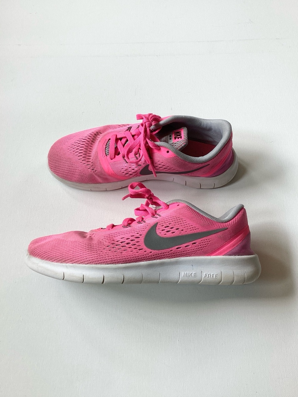 Nike Free Rn Pink Sneakers